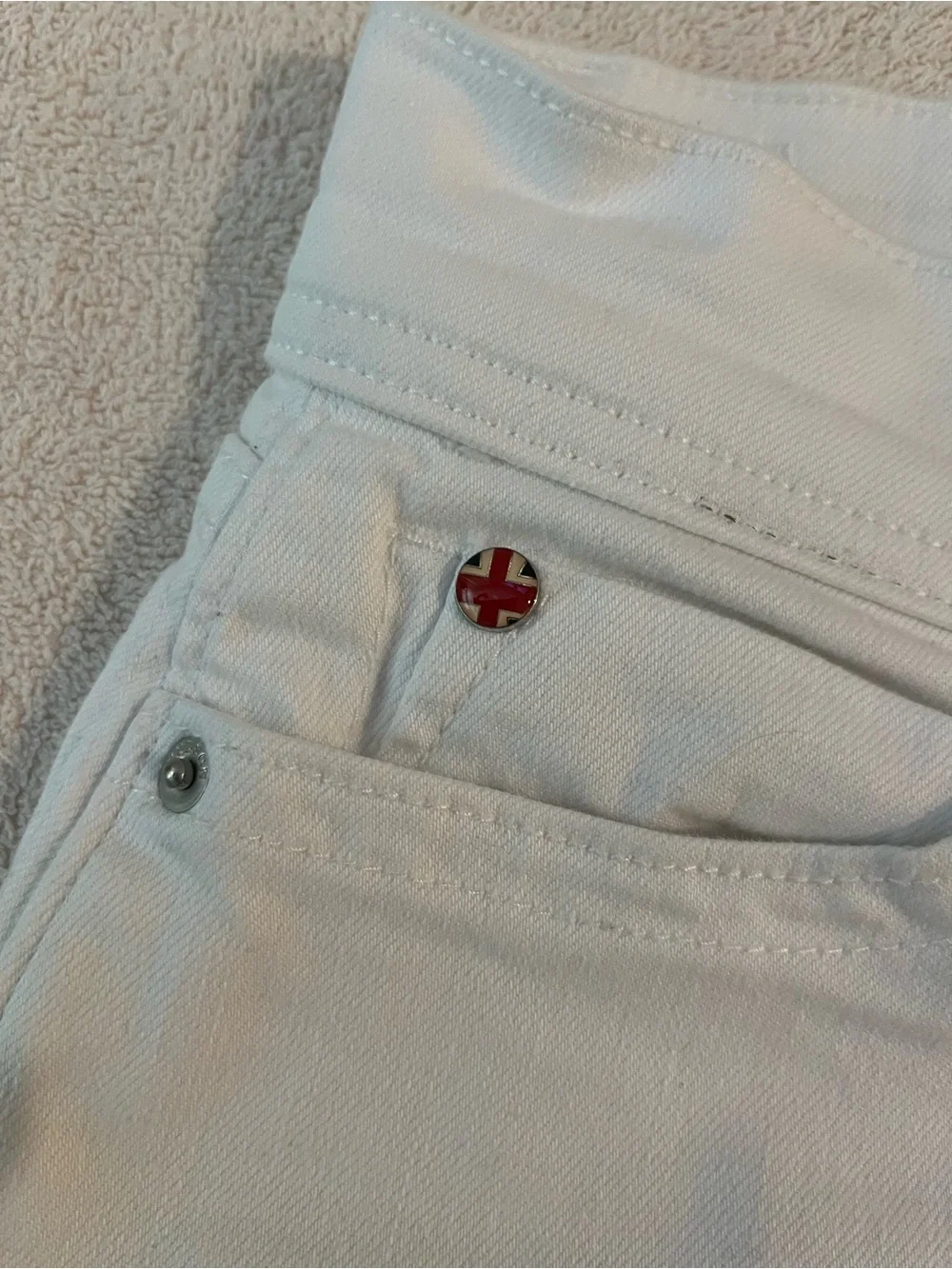 Hudson Ruby Denim Shorts - Picture 7 of 9